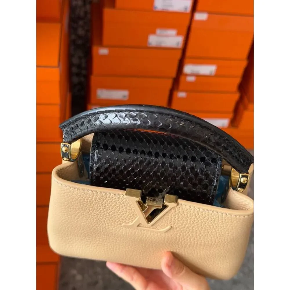 Louis Vuitton Women Pre-Loved Bag Very Good Condition